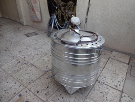 مركز ارشاد البياع يقدم فرنين غازيين لسيدتين متعففتين في اطار دعم المشاريع الصغيره